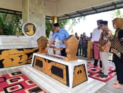 Bupati Lampung Selatan Kunjungi Rumah Adat Keratuan Darah Putih dan Makam Radin Inten II