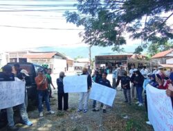 Honorarium Belum Dibayarkan, Puluhan PPS Sigi Kembali Aksi Protes, Ancam Segel Kantor KPU