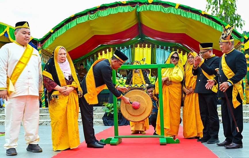 Kunjungan Kerja Perdana Usai Dilantik, Gubernur Sulteng Buka Rembuk Budaya di Buol