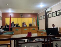 PN Palu Bebaskan Jurnalis Hendly Mangkali dari Status Tersangka
