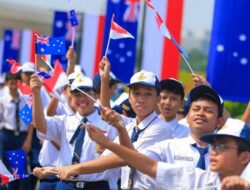 Ribuan Anak Sekolah Sambut Kedatangan PM Australia di Jakarta
