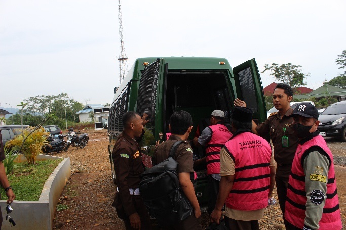 5 Terpidana Korupsi Rekontruksi Tanggul Pengamanan Sungai Dampala Dijebloskan ke Lapas Kolonodale Morowali