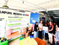 Alfamidi Palu Resmikan Program Kampung Merdeka di Bank Sampah Talise, Olah Minyak Jelantah Jadi Peluang Usaha