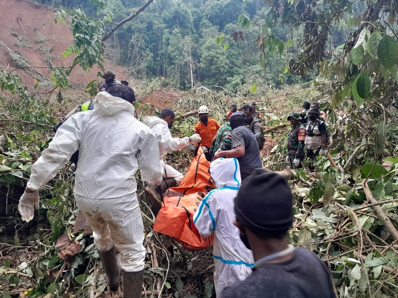 Seluruh Korban Tanah Longsor di Desa Tirtanagaya Parimo Ditemukan