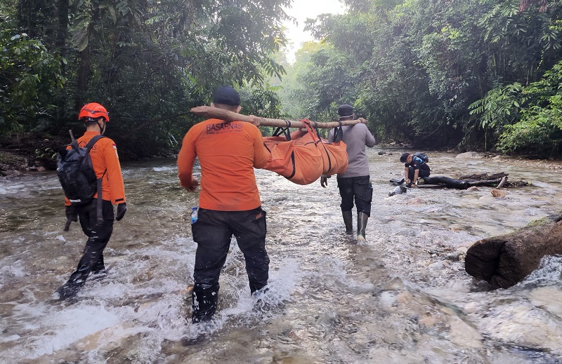Terhalang Arus Deras Sungai Tirtanagaya, Evakuasi Dua Jenazah Korban Terakhir Hari Ini