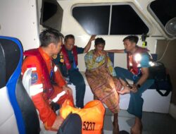 Tim SAR Evakuasi Penumpang KM Tilong Kabila yang Jatuh di Perairan Luwuk Banggai