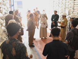 Bulog Sulteng Melepas 3 Ton Persediaan Beras Medium ke Pasar di Kota Palu Hari Ini