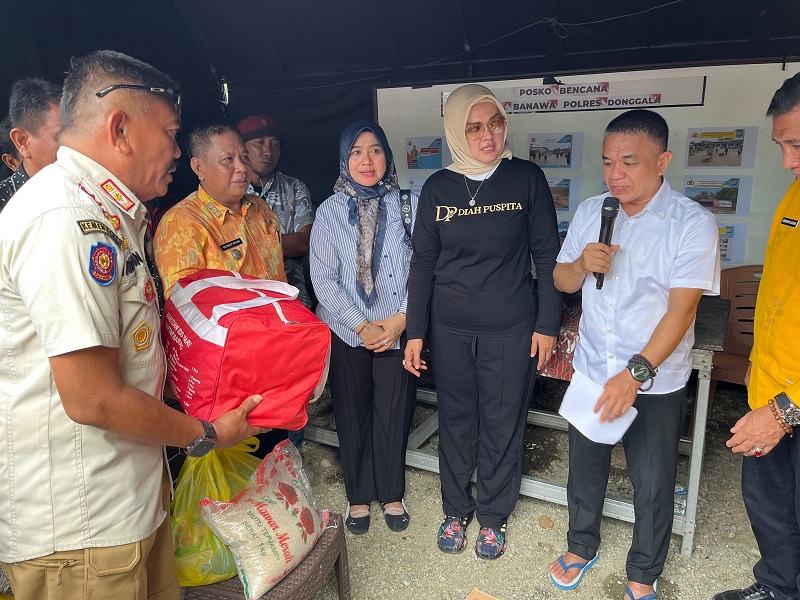 Dilepas Wawali Imelda, Bantuan Pemkot Peduli Banjir Limboro Donggala Diserahkan Wali Kota Palu
