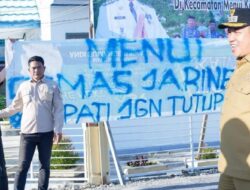 Menui Cemas Jaringan: Ketika Kepulauan Bicara Lewat Spanduk, Bupati Morowali Pun Menyambut