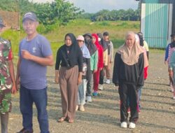 Pemerintah Desa Harapan Jaya Siapkan Tim Gerak Jalan PKK Untuk Meriahkan HUT Ke-80 RI
