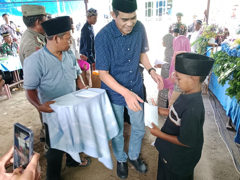 Semarak Tahun Baru Islam 1447 H, Bupati Parimo Serahkan Santunan ke Anak Yatim Piatu