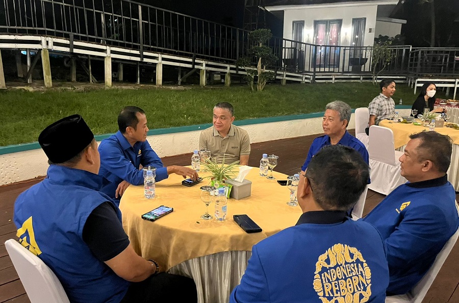 Silaturahmi Politik di Taipa Beach: Walikota Palu Jamu DPP Partai Gema Bangsa