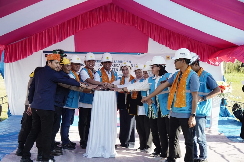 Warga Desa Olu Kini Bisa Menikmati Listrik, Gubernur Sulteng: Langkah Awal Bangkitkan Lindu