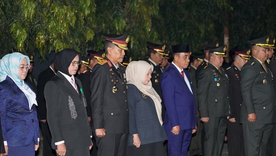 Gubernur dan Wagub Sulteng Hadiri Apel Kehormatan dan Renungan Suci di TMP Palu