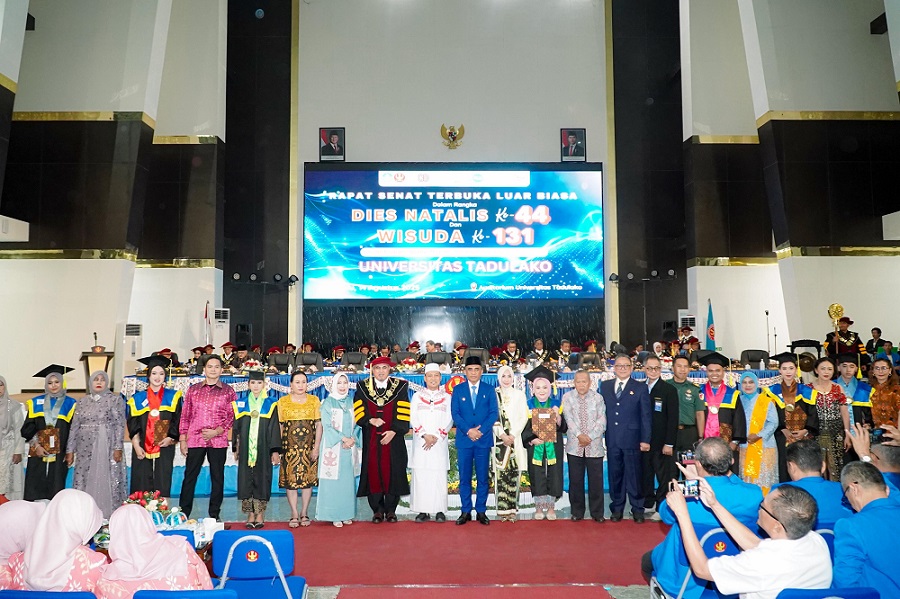Hadiri Wisuda ke-131 dan Dies Natalis ke-44 Untad, Gubernur Anwar Hafid Tegaskan Komitmen Dukung Pendidikan Sulteng