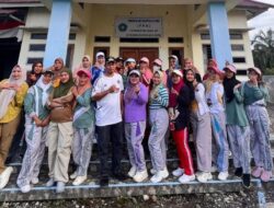 Kepala Desa Harapan Jaya Morowali Tinjau Kesiapan Ibu-ibu PKK Hadapi Lomba Gerak Jalan