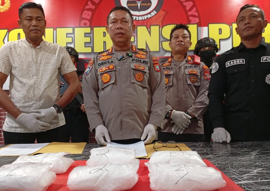 Kurir Sabu Asal Riau Ditangkap di Bandara Mutiara Sis Aljufri Palu, Bawa Sabu 3,5 Kg