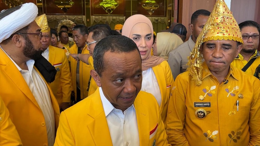 Menteri Bahlil Janji Perizinan Tambang Dikembalikan ke Daerah, UU Minerba Direvisi