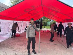 Polri Dirikan Tenda Darurat di Halaman MI Alkhairaat Patiwunga Poso Antisipasi Gempa Susulan