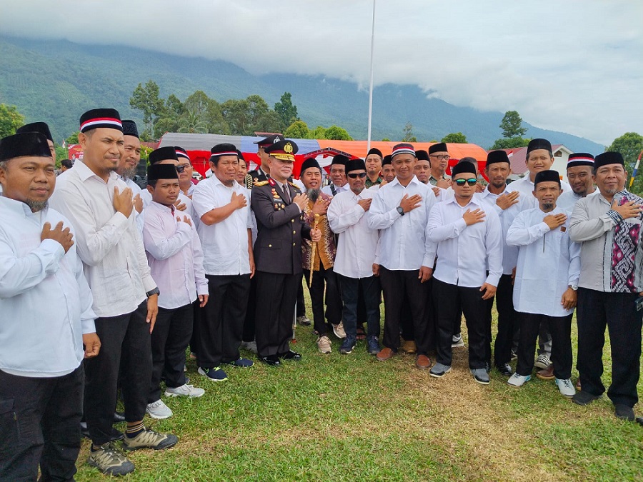 Upacara Peringatan Detik- Detik Proklamasi di Tamanjeka, Komandan dan Perwira Upacara dari Petani dan Eks Napiter