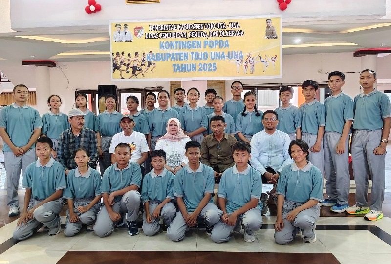 Wabup Surya Resmi Melepas Kontingen Touna Ikuti POPDA Sulteng 2025 di Palu