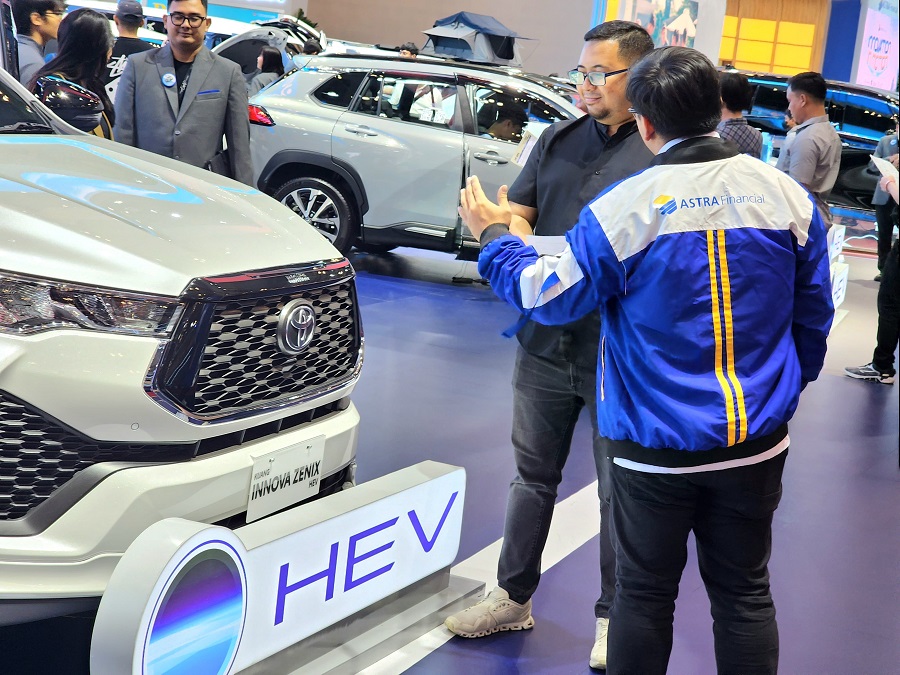 Dominasi Mobil Hybrid Warnai Pembiayaan Astra Financial di GIIAS Surabaya
