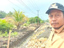 Drainase Baru, Harapan Baru: Kades Harapan Jaya Morowali Pantau Langsung Pekerjaan