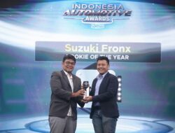 Suzuki Fronx Raih ‘Rookie of The Year’ Ajang Indonesia Automotive Awards 2025