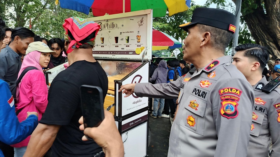 UMKM Ketiban Rezeki di Tengah Demonstrasi di Palu, Wakapolda Sulteng: Kami yang Bayar