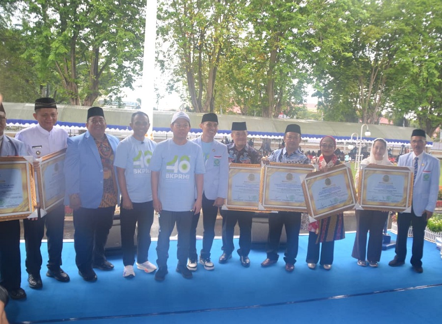 Wali Kota Palu Terima Penghargaan BKPRMI Awards