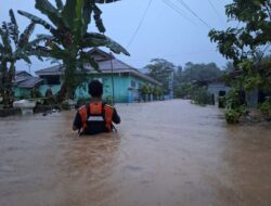 Banjir Melanda Tolitoli, Ketinggian Air di Jl Anoa  Mencapai Dada Orang Dewasa