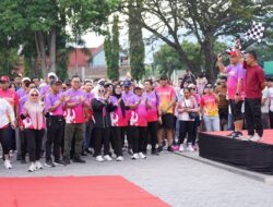 OJK Sulteng Gelar Jalan Sehat Peringati Bulan Inklusi Keuangan 2025