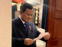 Presiden Prabowo Terima Surat dari Siswa Sekolah Rakyat: Selembar Kertas Penuh Makna