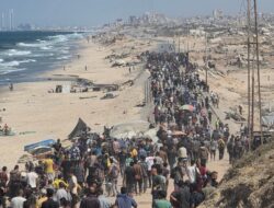Puluhan Ribu Warga Gaza Kembali ke Kampung Halaman Usai Gencatan Senjata