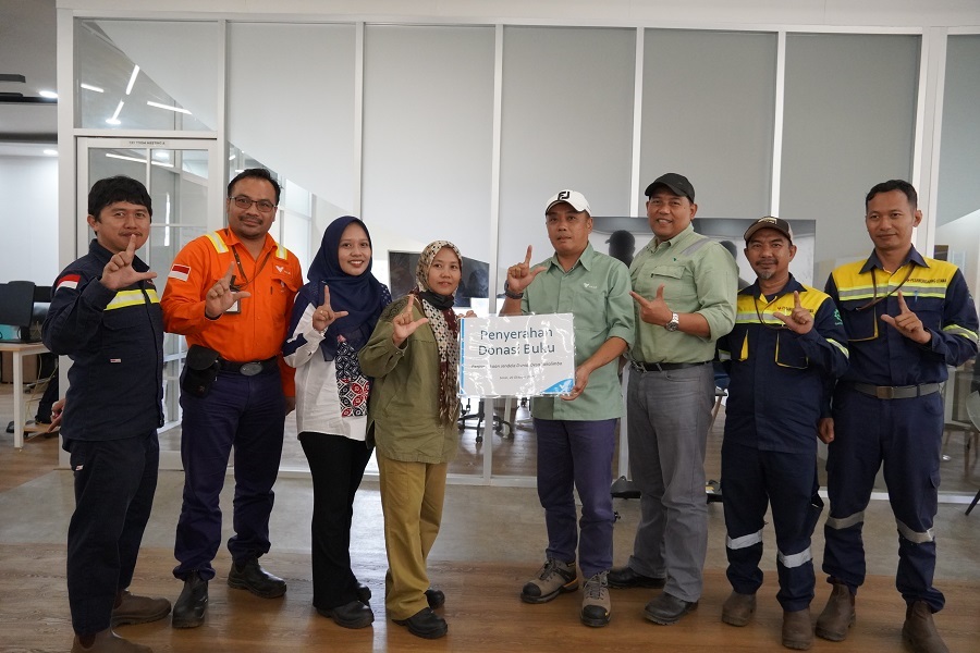 Tingkatkan Minat Baca Generasi Emas, PT Vale Donasi Buku di Loeha Raya