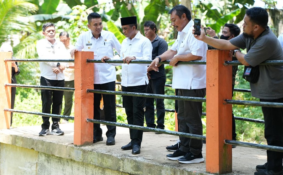 Tinjau Sungai Lembe Tolitoli, Gubernur Sulteng: Harus Atasi Akar Masalahnya
