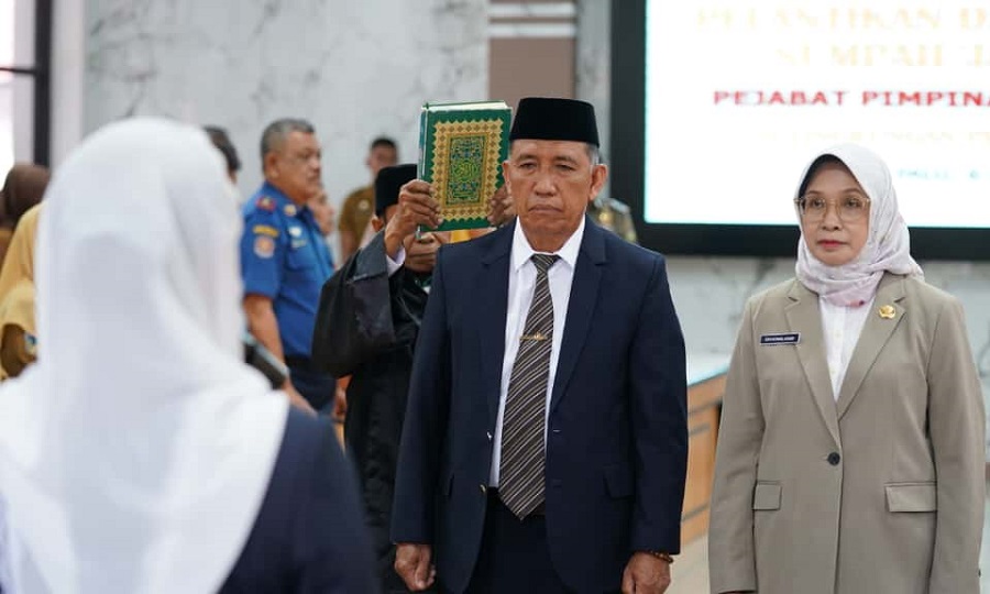 Wawali Kota Palu Lantik Imran Sebagai Kaban Pendapatan Daerah