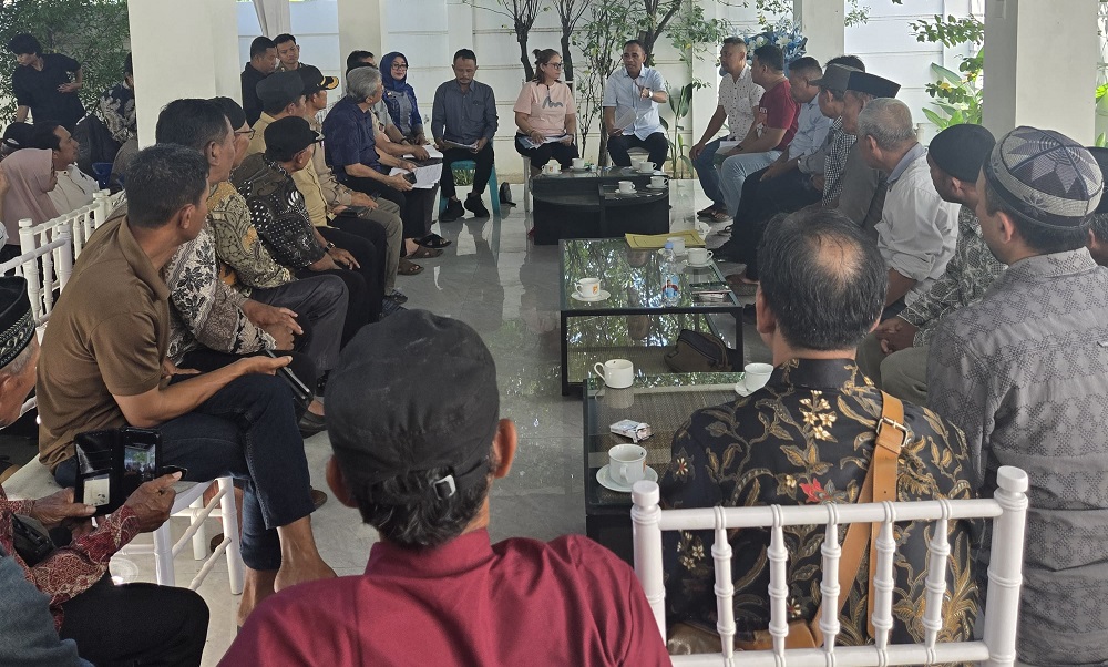 Puluhan Warga Morut Mengadu ke Gubernur Sulteng, Desak PT KLS Angkat Kaki