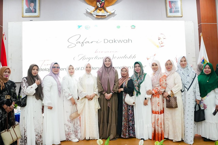 Safari Dakwah Menghadirkan Angelina Sondakh Secara Resmi Dibuka Sry Nirwanti Bahasoan