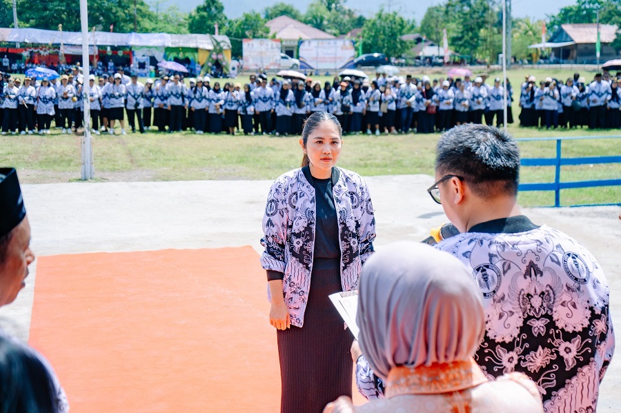 Senator Sulteng Febriyanthi Dikukuhkan Sebagai Ibunda Guru Morowali Utara