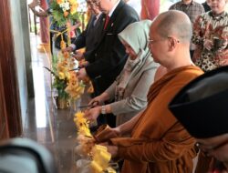 Vihara Karuna Dipa Palu: Azis Lamadjido Letakkan Batu Pertama, Reny Lamadjido Resmikan