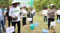 Bupati Parimo Tanam Durian Perdana di Taopa Utara