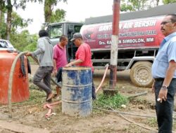 PDI-P Sumut Salurkan Air Bersih bagi Warga Terdampak Bencana di Tapanuli Tengah