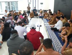 Warga Loli Oge Tuntut Pencabutan IUP Galian C, Temui Gubernur Sulteng di Masjid