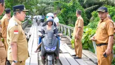 jembatan polo diperbaiki besok kades harapan jaya terima kasih pak bupati morowali