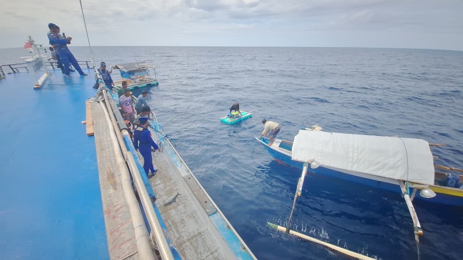 Dua Nelayan Rompon Ditemukan, Tiga Hari Terombang-Ambing di Teluk Tomini