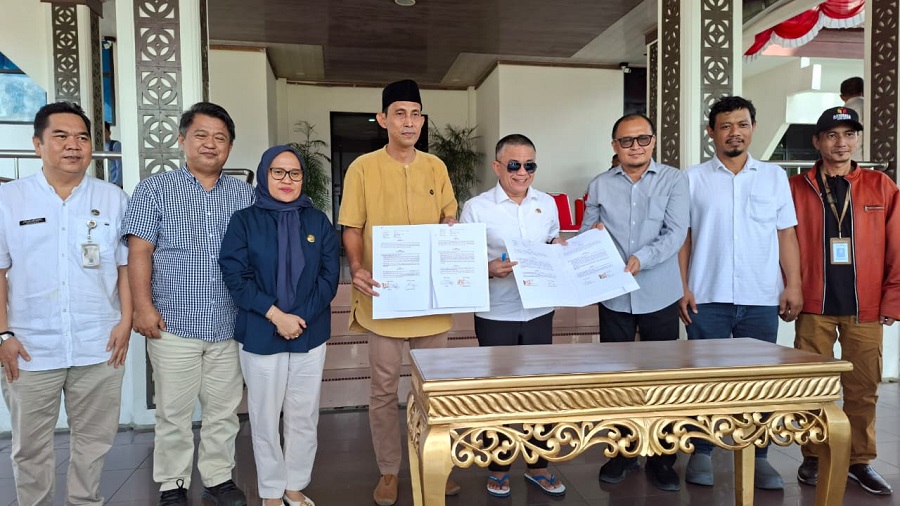 KPU dan Bawaslu Kota Palu Terima Mobil Operasional dari Pemkot