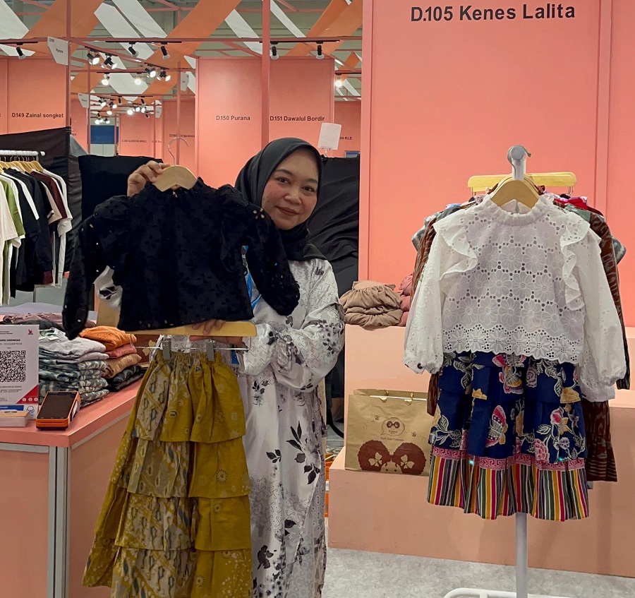 Kenes Lalita Berhasil Kembangkan Bisnis Busana Anak Wastra Khas Jepara Berkat Dukungan BRI dan LinkUMKM