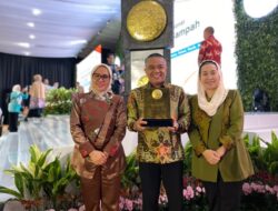 Kota Palu Mendapat Penghargaan Kategori Kota Menuju Bersih dari Menteri LH