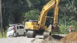 Pengaspalan Proyek Tagolu-Tentena Terhenti Akibat Finisher Rusak dan Kehabisan Produk